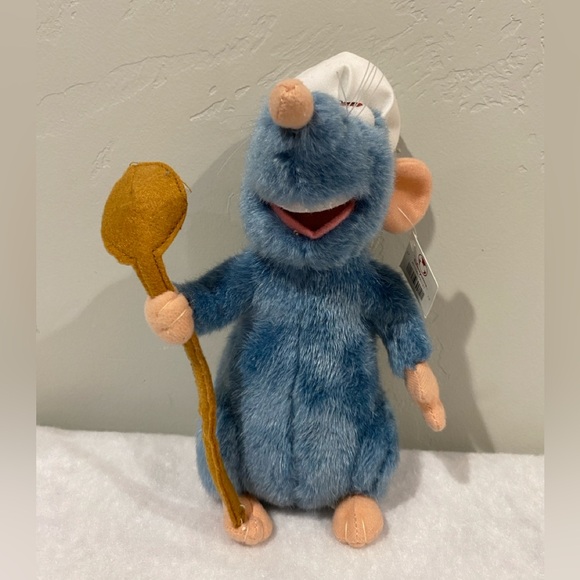 Authentic Disney Parks Remy Ratatouille 9" Plush with Chef Hat, Apron, and Spoon - Picture 4 of 13
